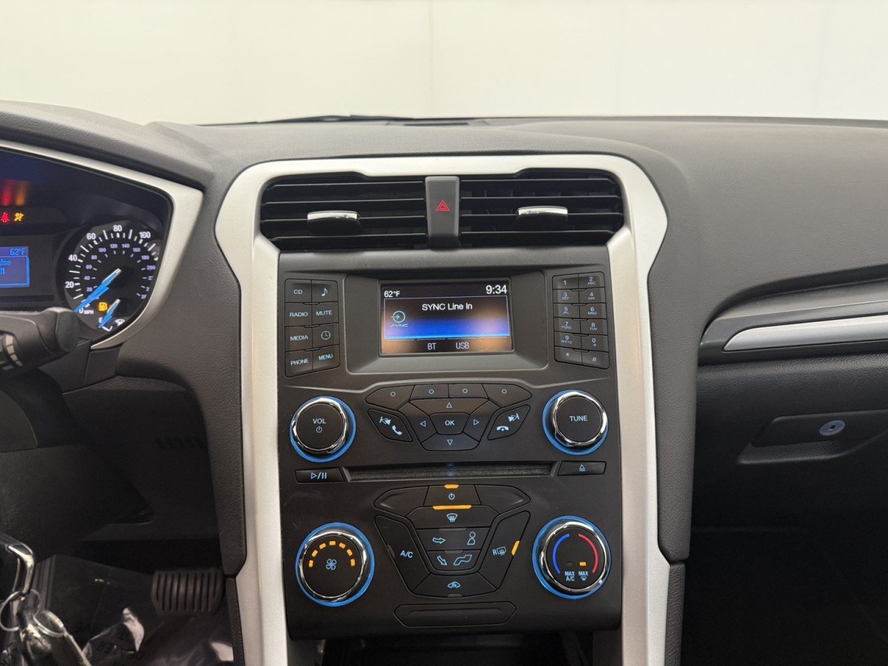 Used 2015 Ford Fusion S FWD image 18