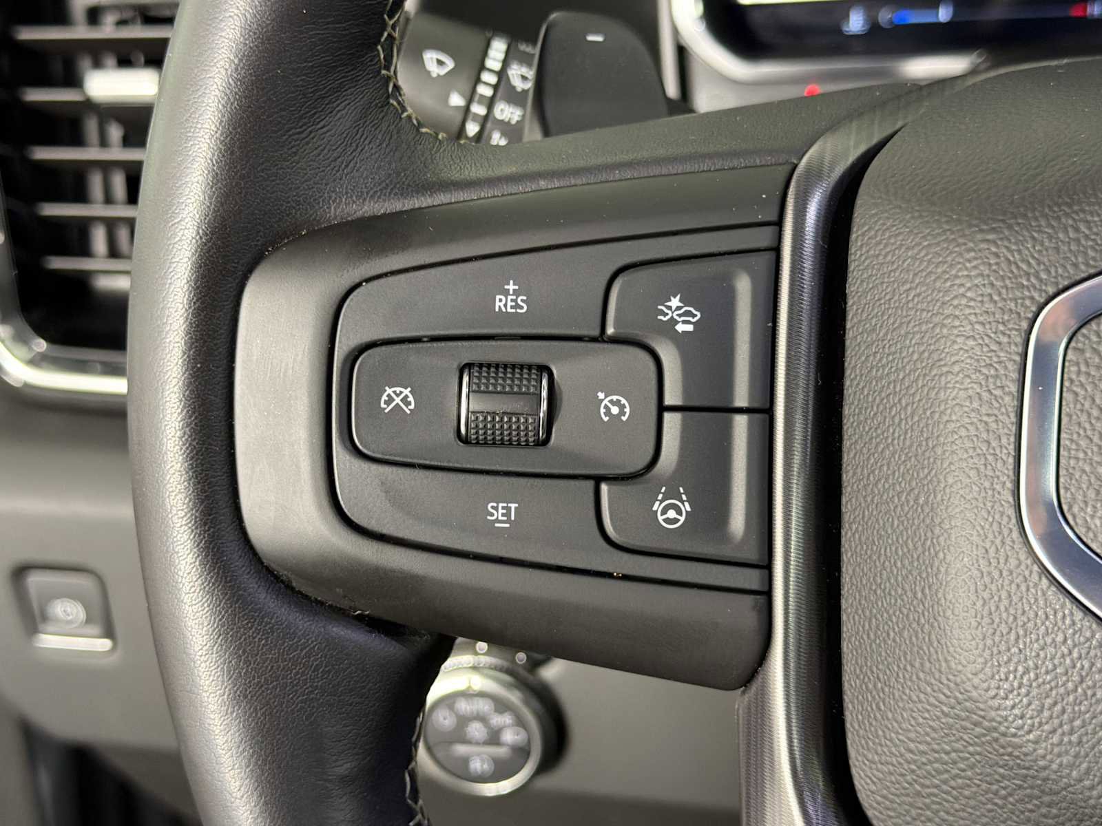 Used 2025 GMC Sierra 1500 Denali Ultimate AWD/4WD image 26