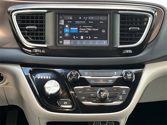 Used 2024 Chrysler Voyager LX image 16