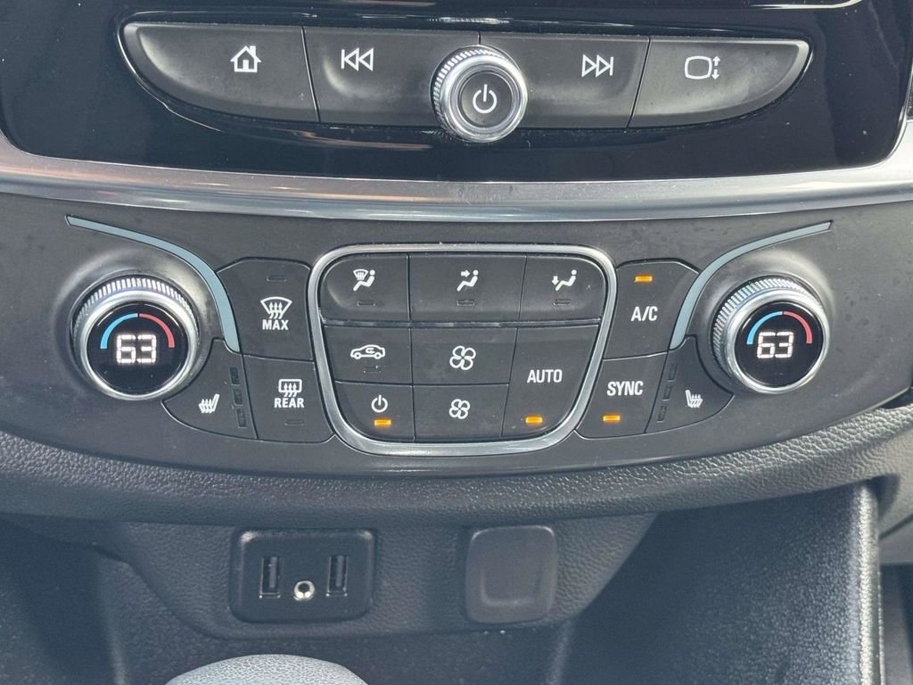 Used 2023 Chevrolet Traverse LT image 6