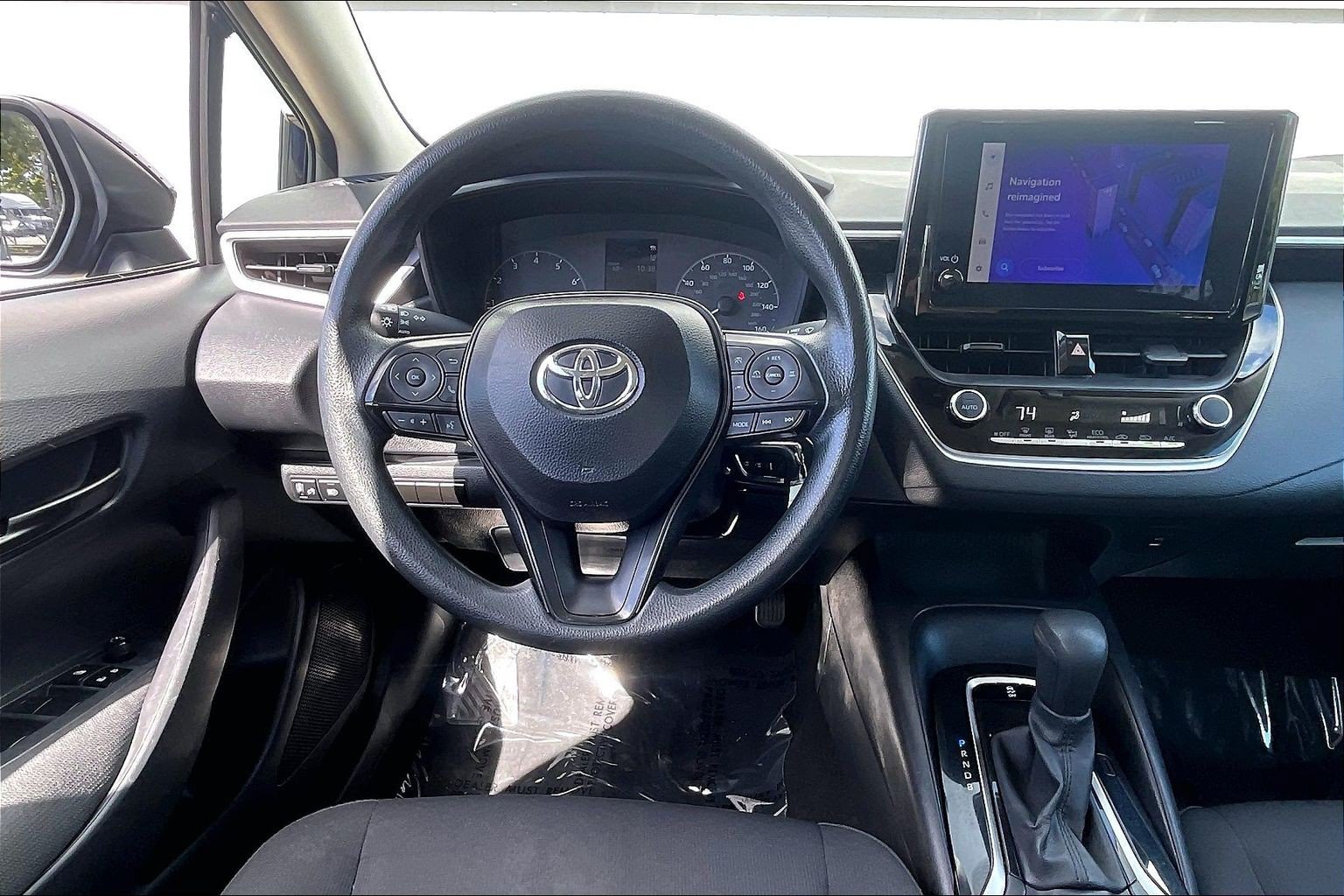 Used 2025 Toyota Corolla LE FWD image 6