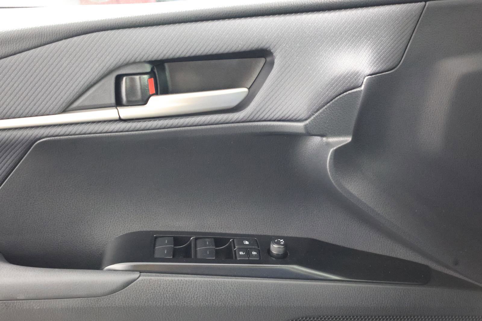 Used 2025 Toyota Camry SE FWD image 22