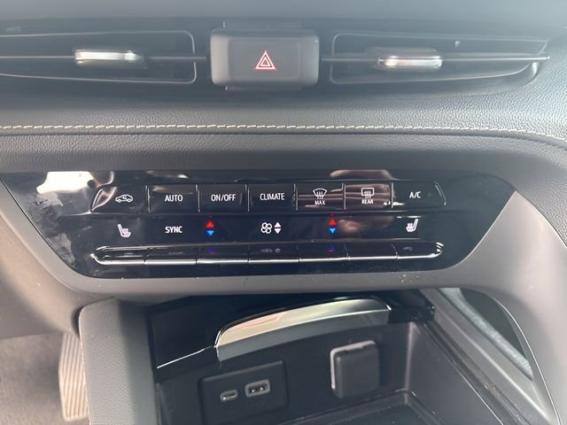 Used 2023 Buick Envision Essence AWD/4WD image 26