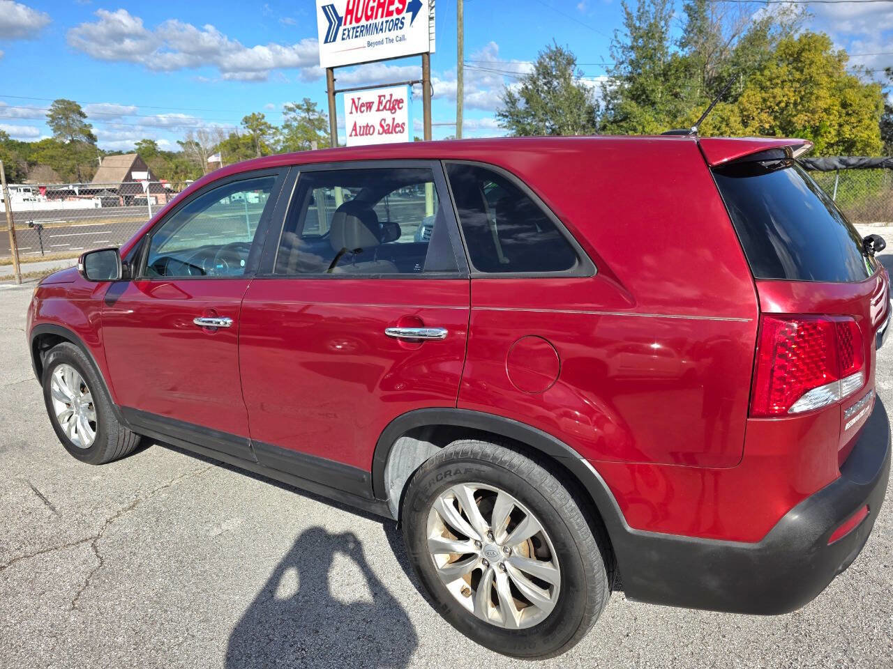 Used 2011 Kia Sorento EX image 2