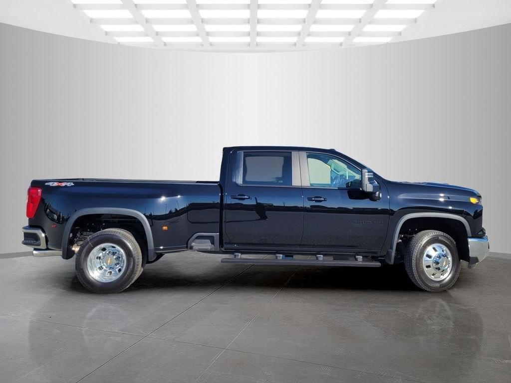 New 2026 Chevrolet Silverado 3500 LT w/ All Star Edition AWD/4WD image 4