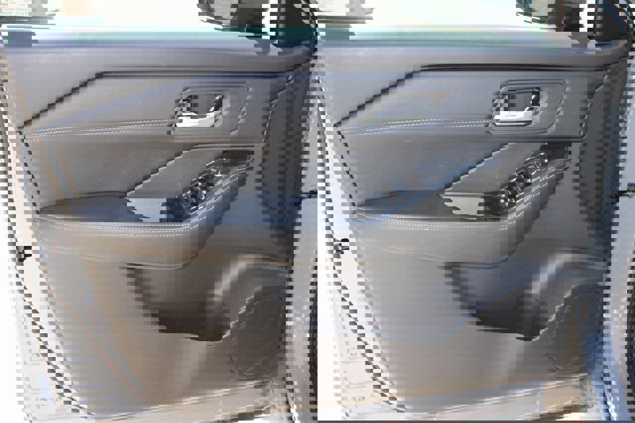 Used 2024 Nissan Rogue SL image 19