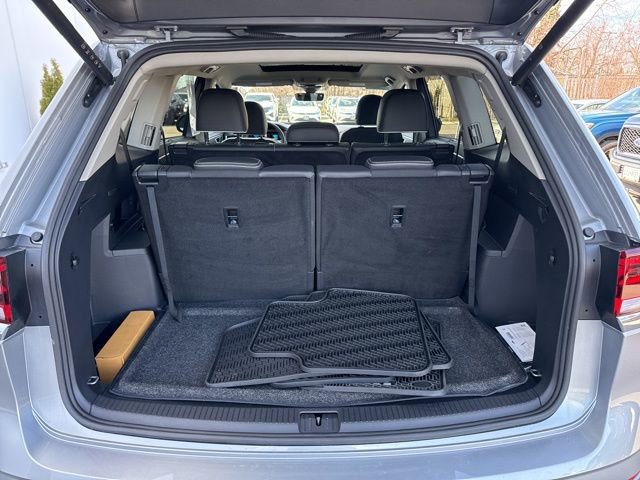 Certified 2025 Volkswagen Atlas SEL Premium R-Line image 28
