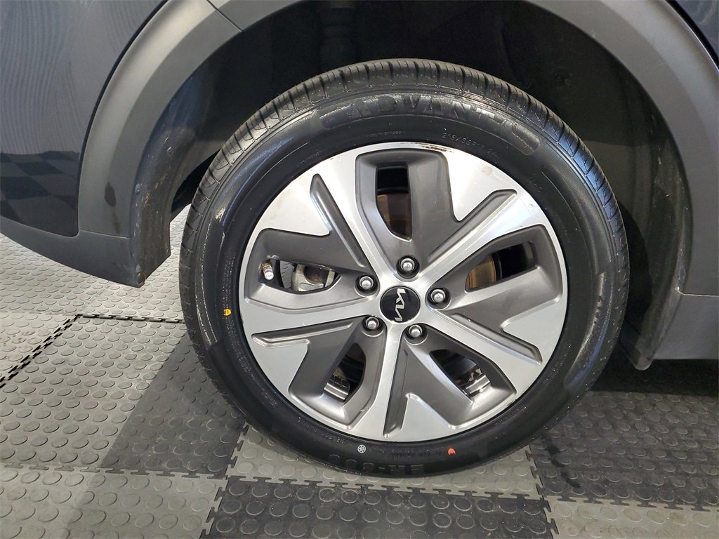 Used 2022 Kia Niro EX image 7