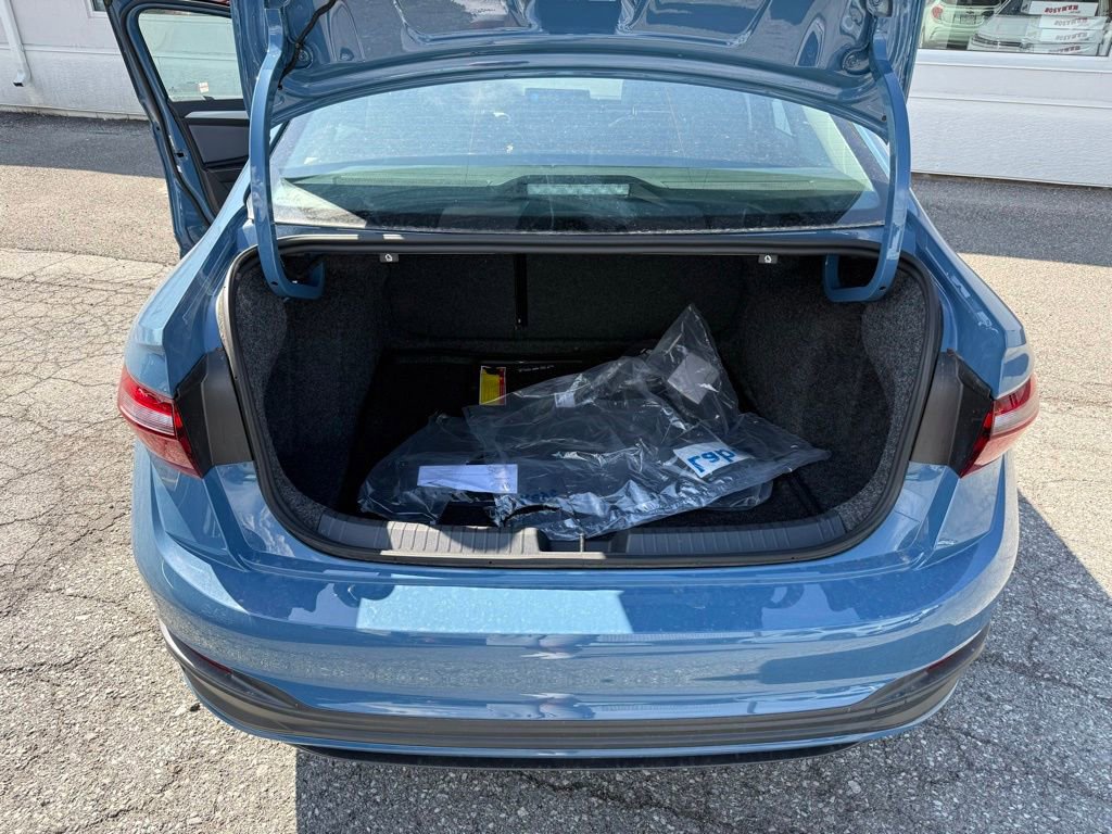 New 2026 Volkswagen Jetta SE FWD image 16