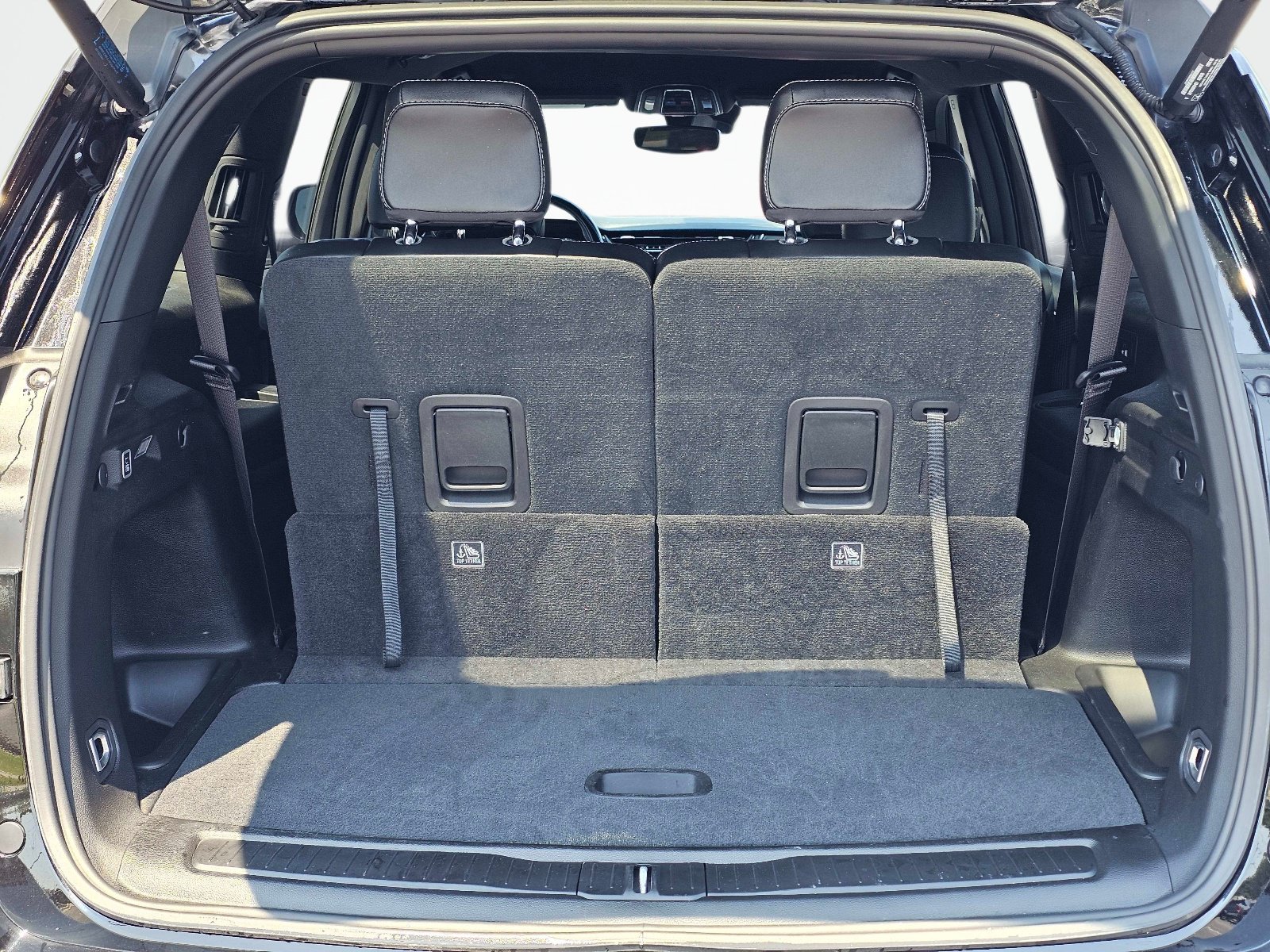 Used 2024 Jeep Grand Cherokee L Laredo RWD image 11