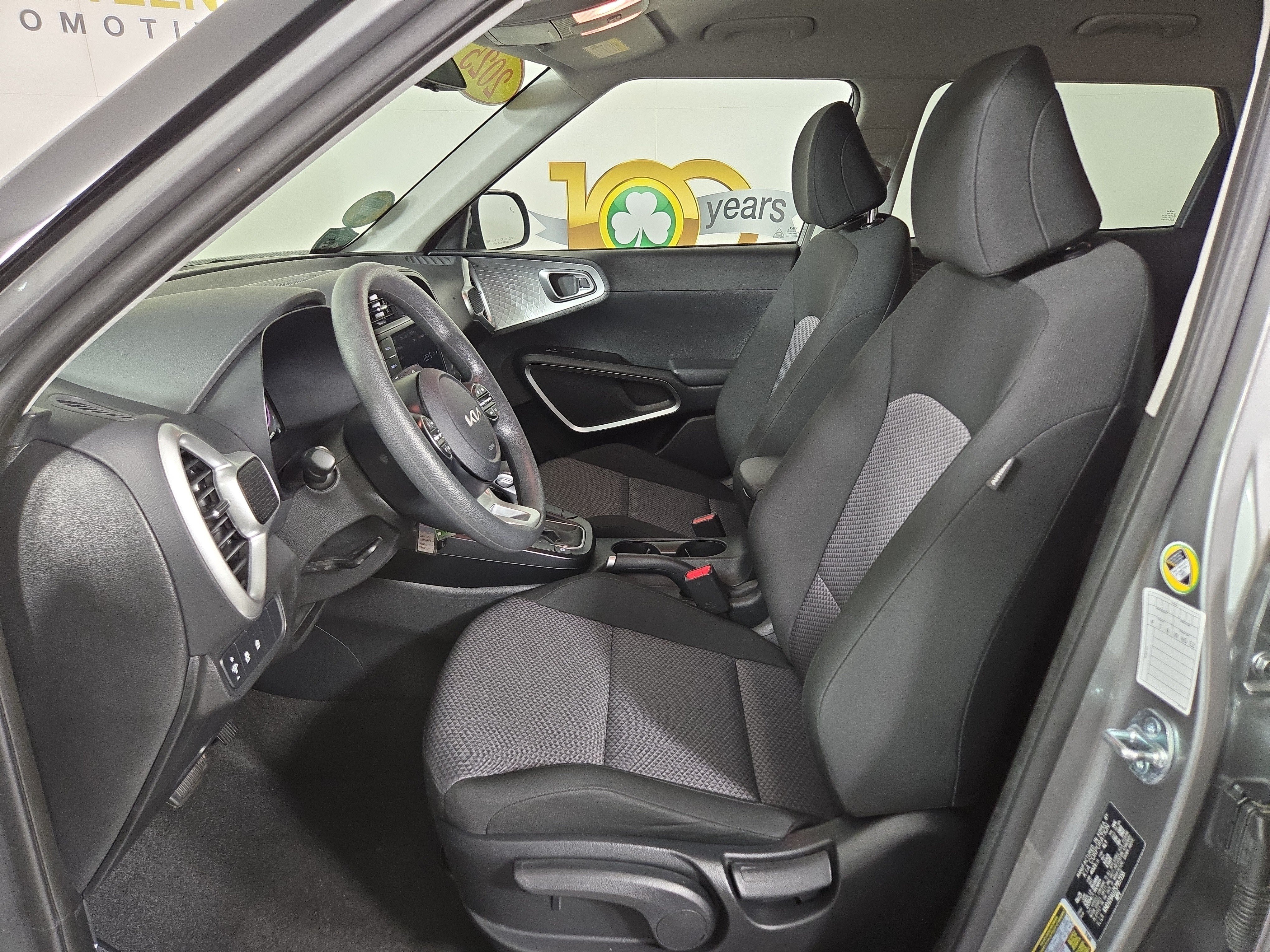 Used 2025 Kia Soul LX w/ LX Technology Package FWD image 11