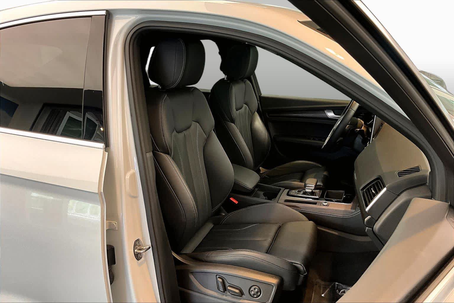 Used 2023 Audi Q5 2.0T Premium Plus w/ Premium Plus Package AWD/4WD image 8
