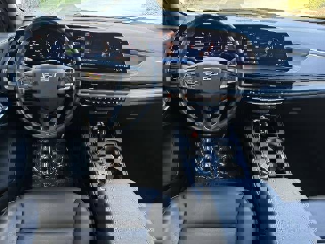 Used 2025 Cadillac XT4 Premium Luxury FWD image 26