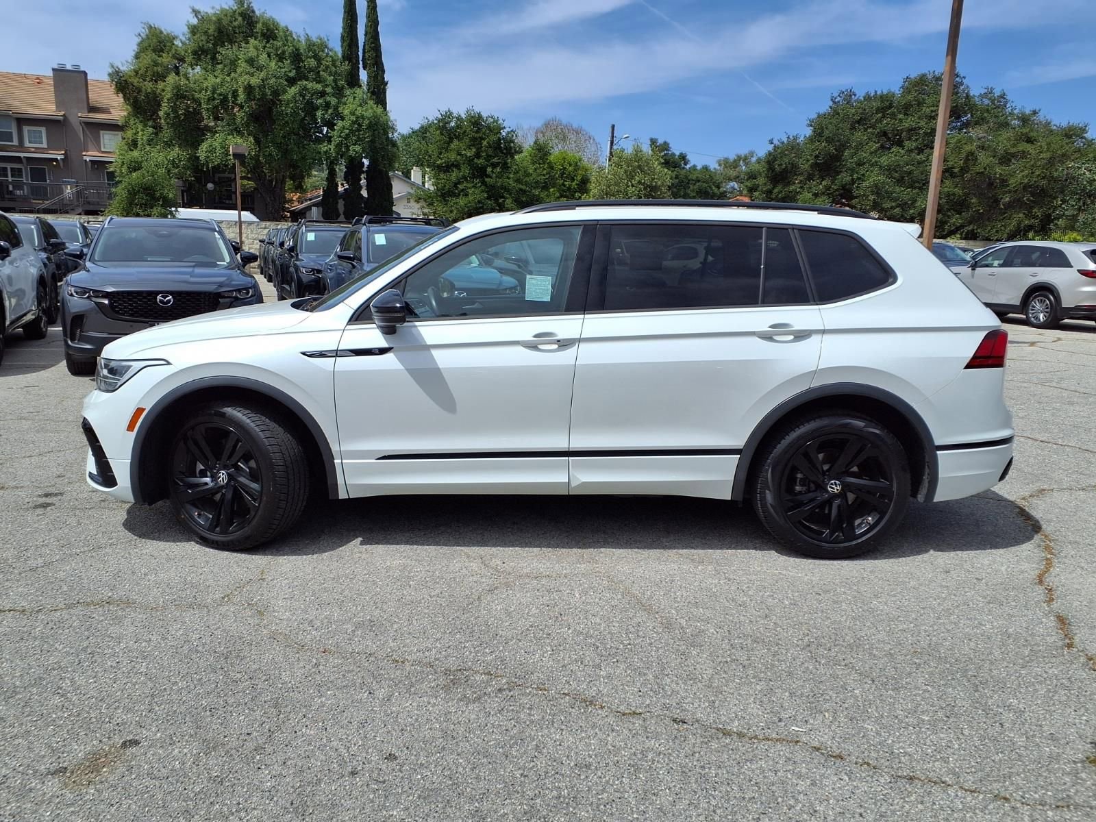 Certified 2023 Volkswagen Tiguan SE R-Line FWD image 4