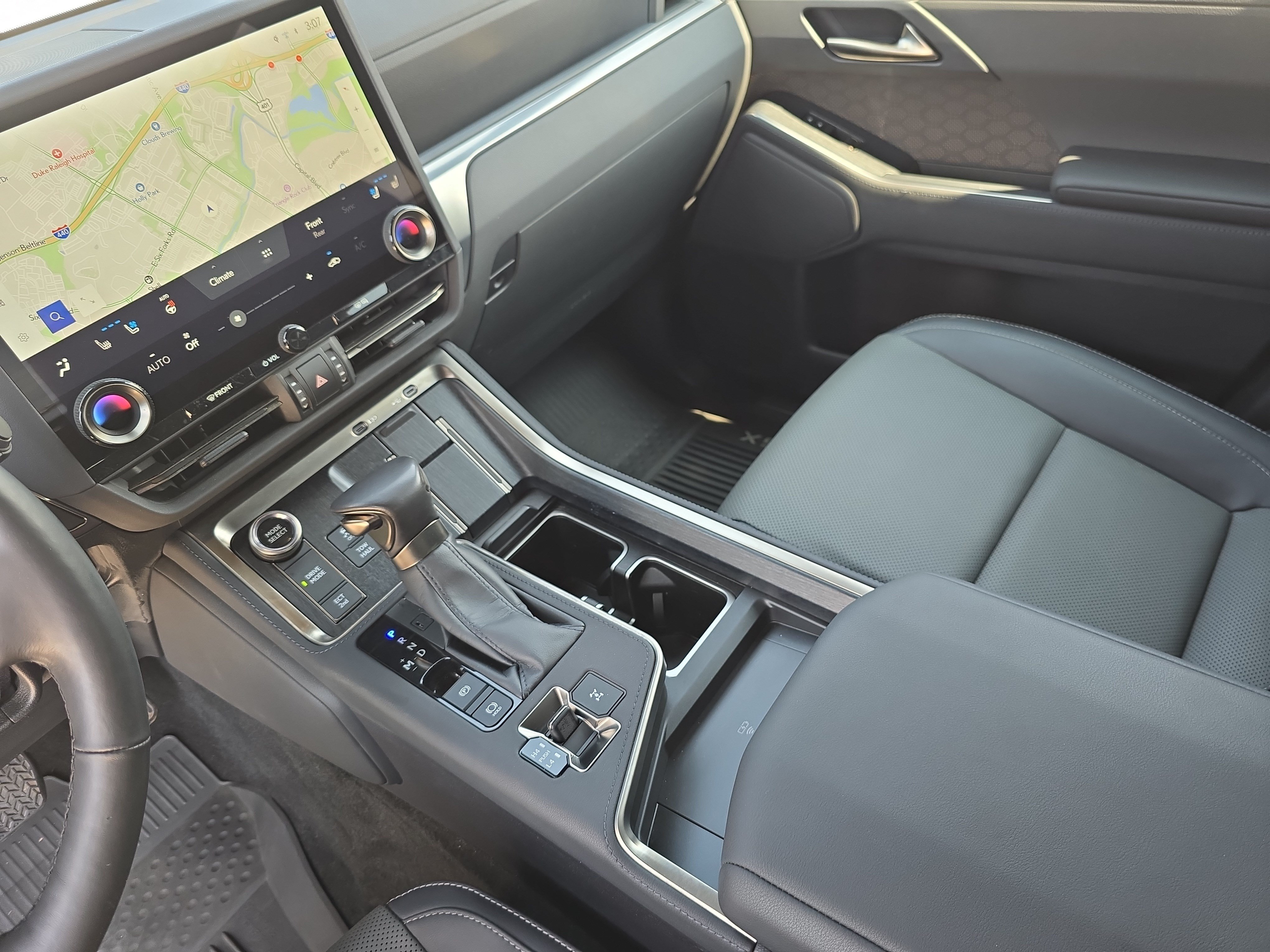 Used 2024 Lexus GX 550 w/ Accessory Package (Z1) AWD/4WD image 26