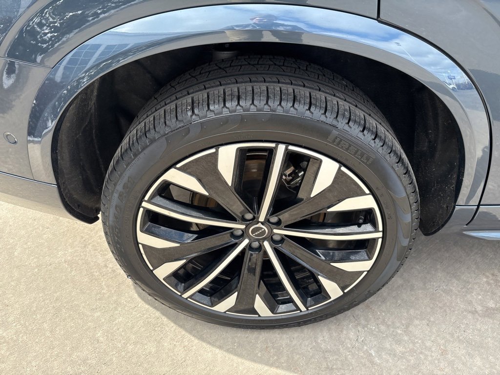 Certified 2025 Volvo XC90 B5 Plus image 15