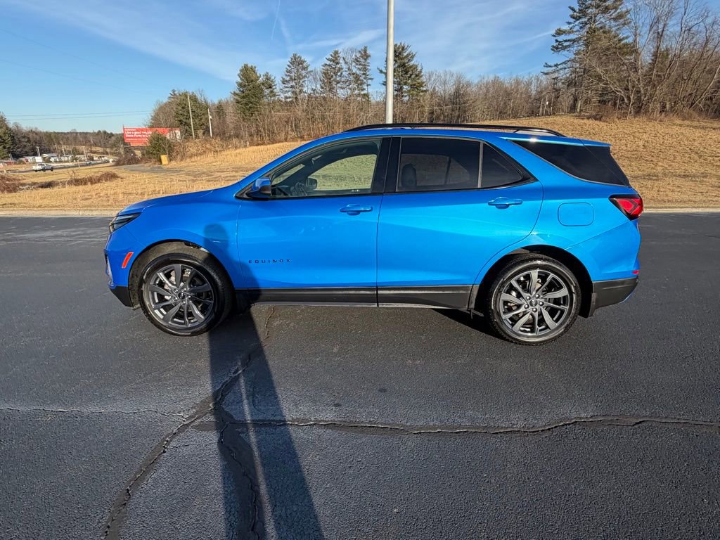 Used 2024 Chevrolet Equinox RS w/ LPO, Floor Liner Package image 4
