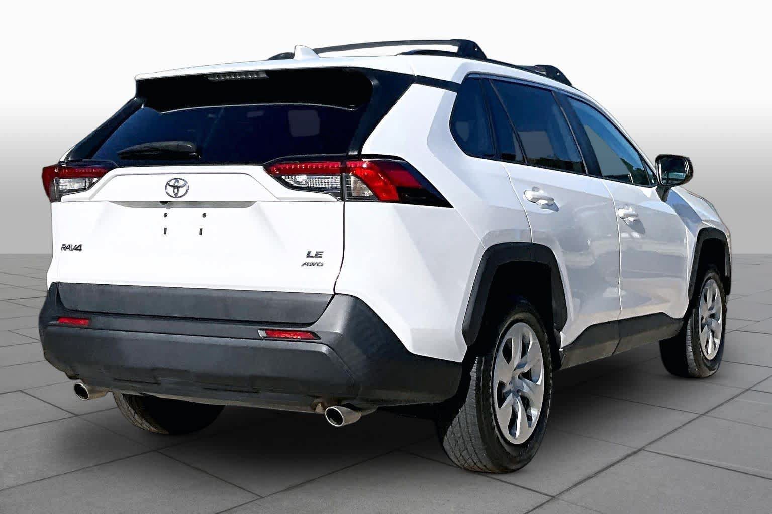 Used 2021 Toyota RAV4 LE AWD/4WD image 13