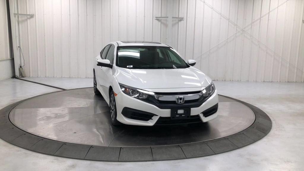 Used 2018 Honda Civic EX image 3