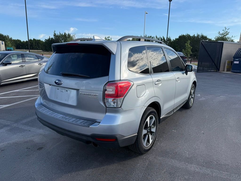 Used 2017 Subaru Forester 2.5i Premium image 4