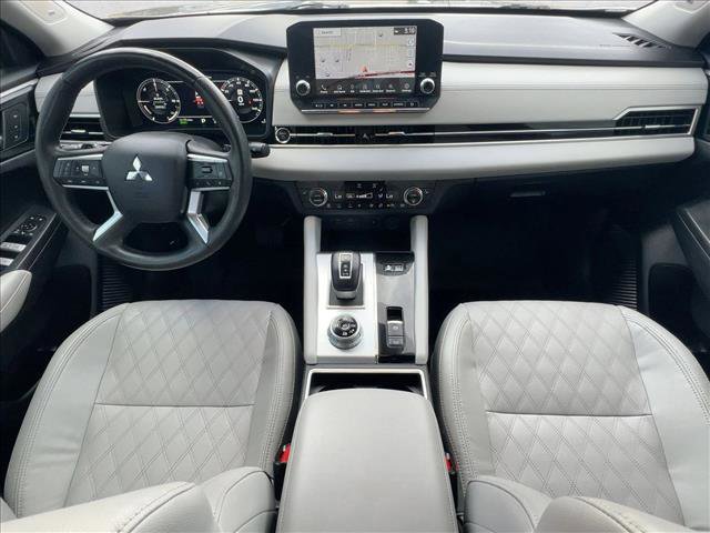 Used 2023 Mitsubishi Outlander SEL image 19