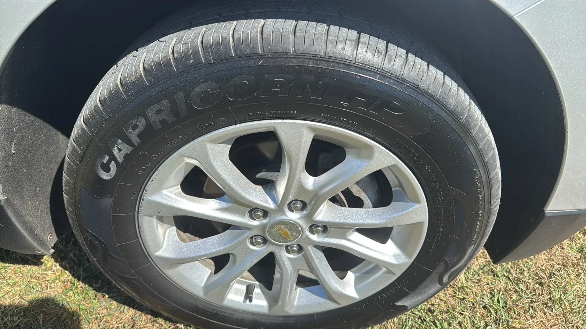Used 2019 Chevrolet Equinox LS AWD/4WD image 11