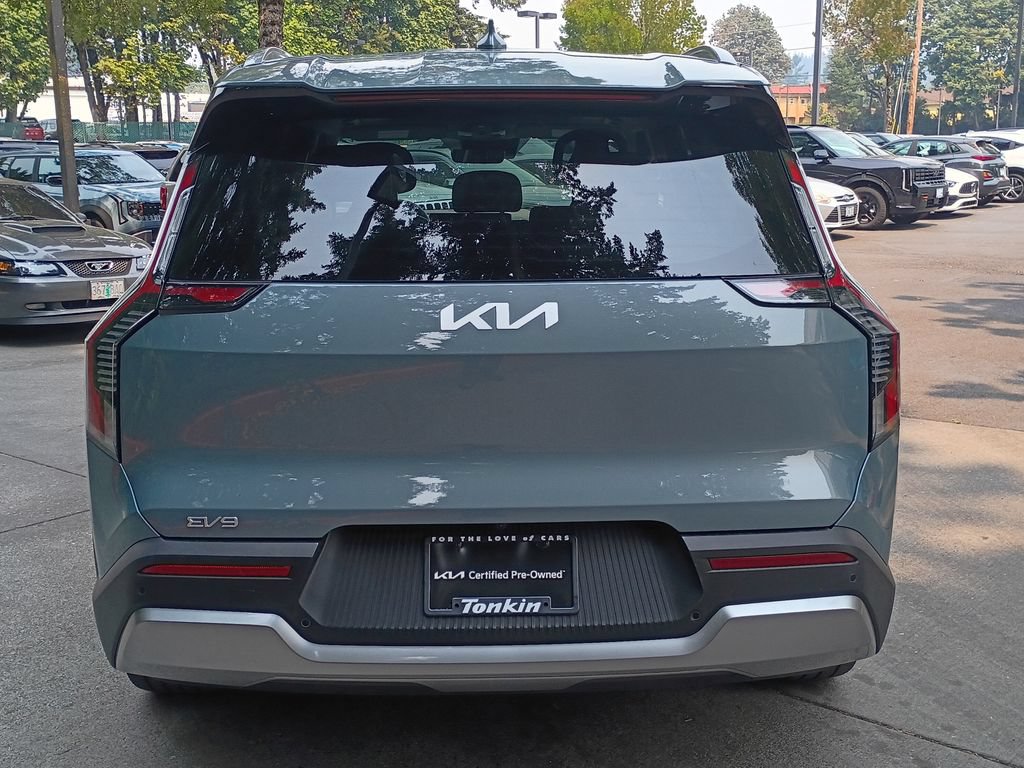 Certified 2024 Kia EV9 Wind AWD/4WD image 5