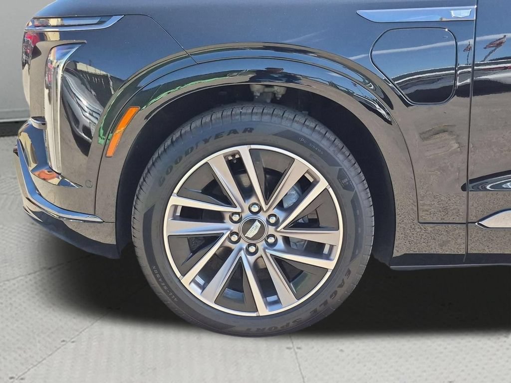 Certified 2026 Cadillac Vistiq Luxury w/ LPO, Floor Liner Package AWD/4WD image 33