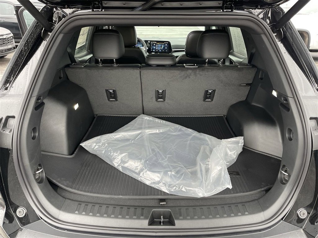 New 2026 Chevrolet Equinox LT w/ Convenience Package II image 23