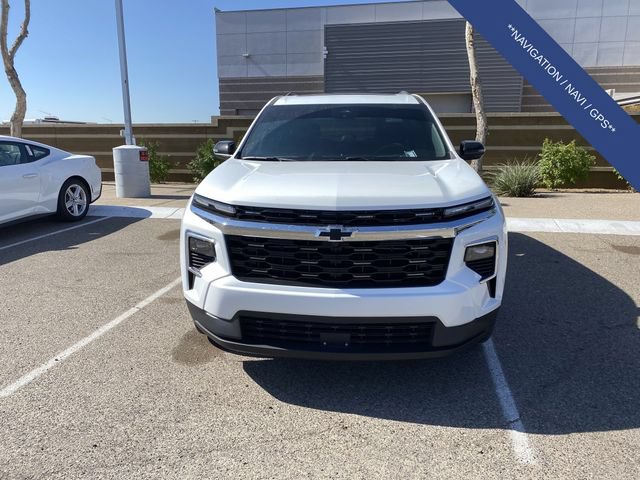 Used 2026 Chevrolet Traverse LT w/ Sun and Wheel Package FWD image 7