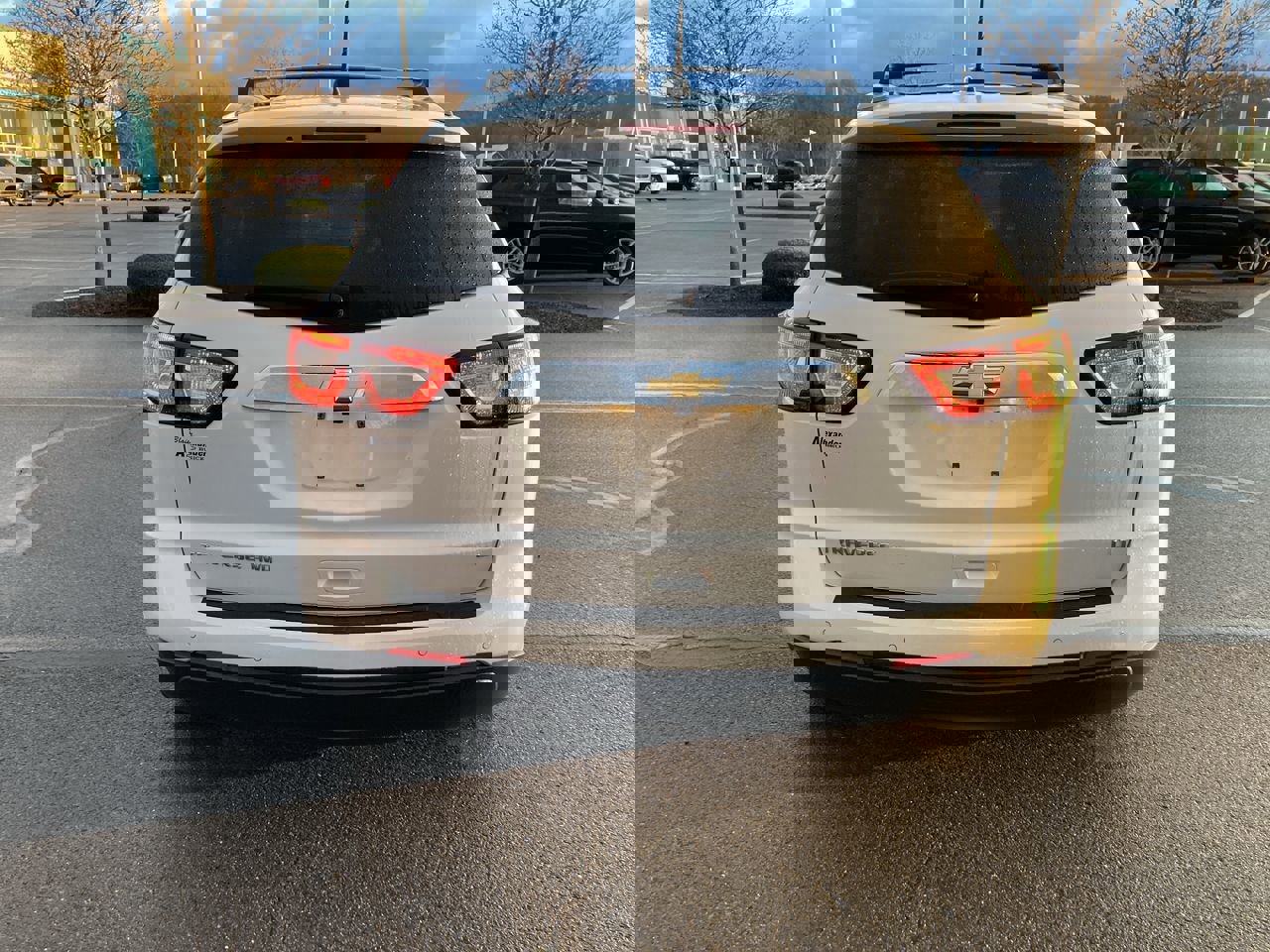 Used 2017 Chevrolet Traverse LT w/ Style and Technology Package image 6