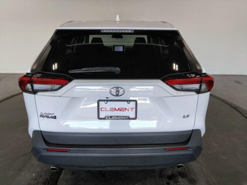 Used 2024 Toyota RAV4 LE FWD image 9
