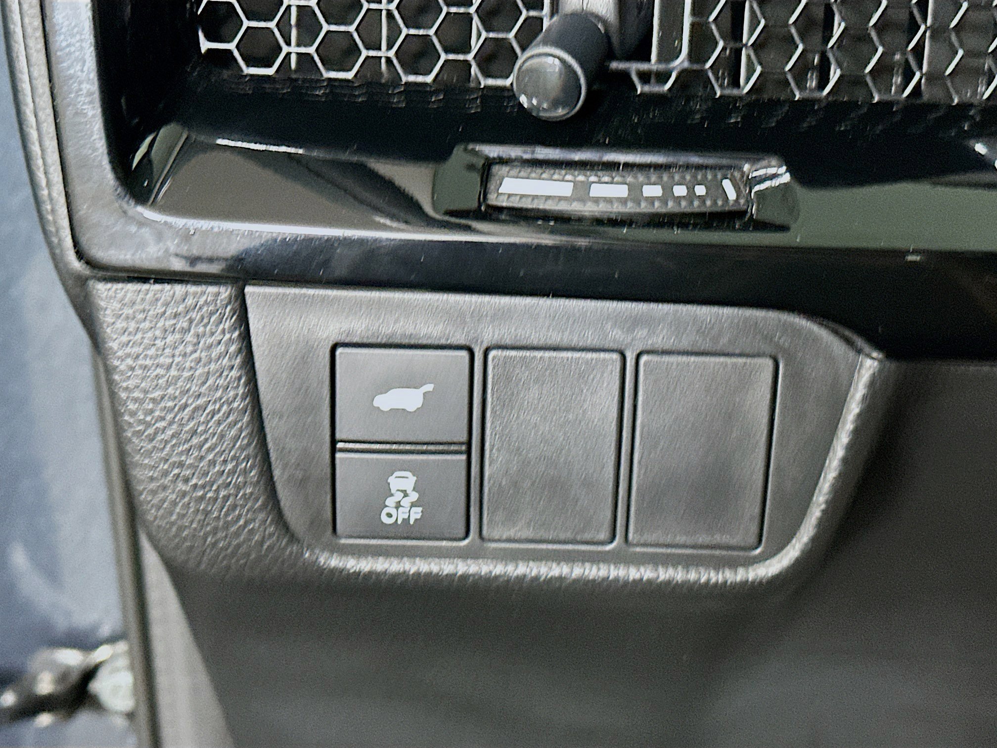 Used 2025 Honda CR-V EX-L image 17