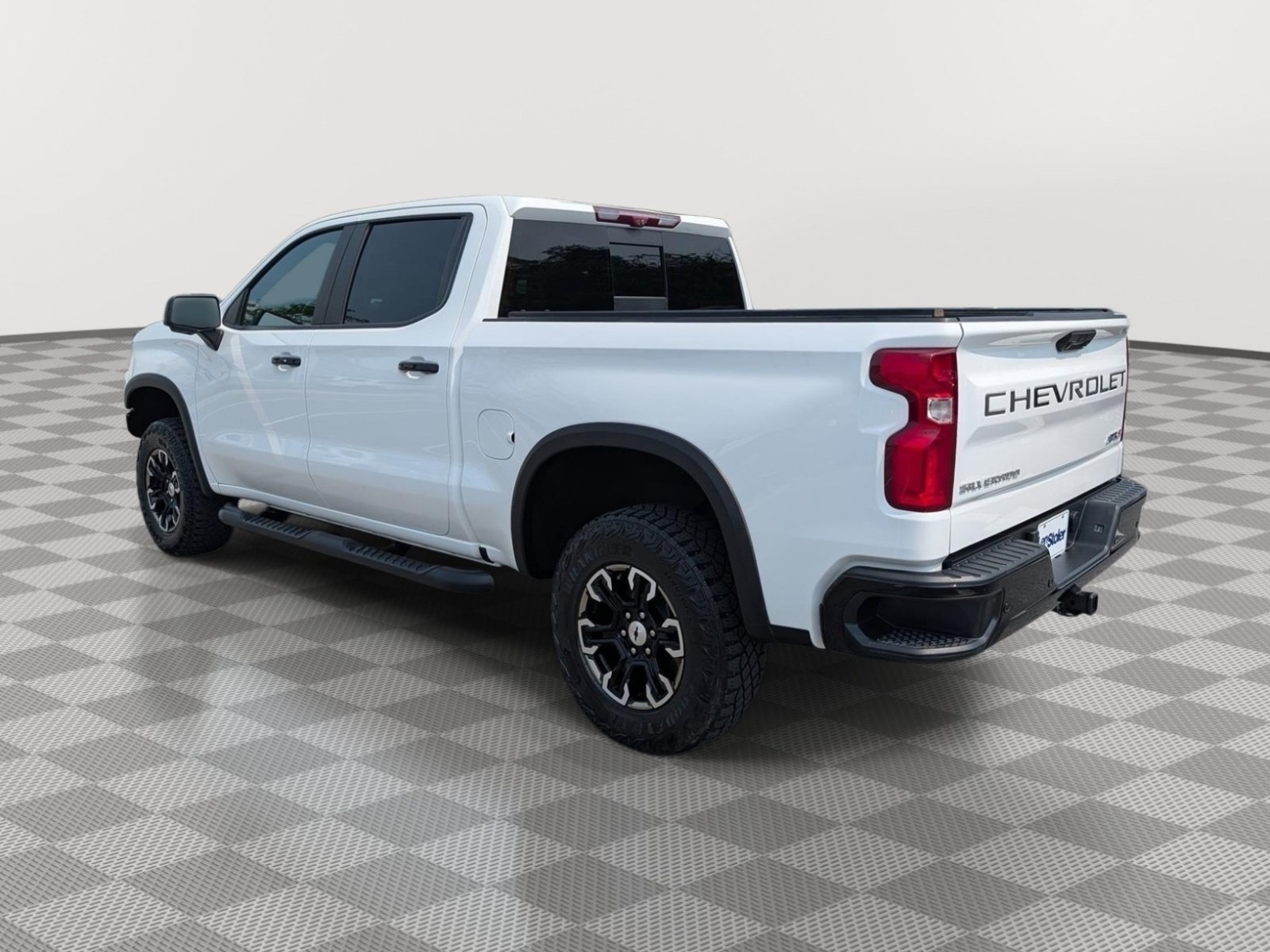 Used 2022 Chevrolet Silverado 1500 ZR2 w/ Technology Package AWD/4WD image 3