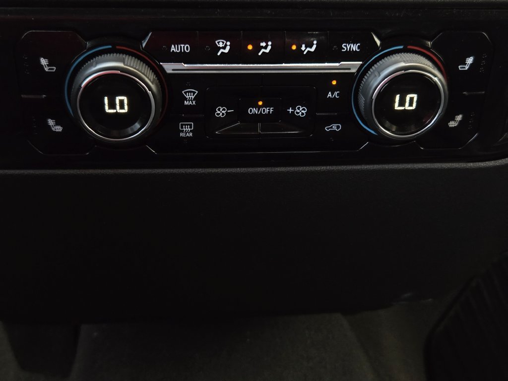 Used 2023 Chevrolet Silverado 1500 LT AWD/4WD image 17