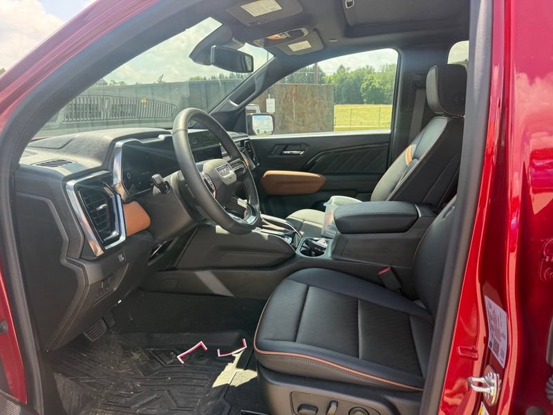 Used 2026 GMC Canyon AT4 w/ Technology Plus Package AWD/4WD image 10