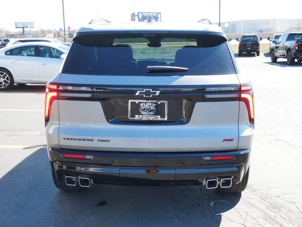 Used 2025 Chevrolet Traverse RS w/ LPO, Floor Liner Package AWD/4WD image 6
