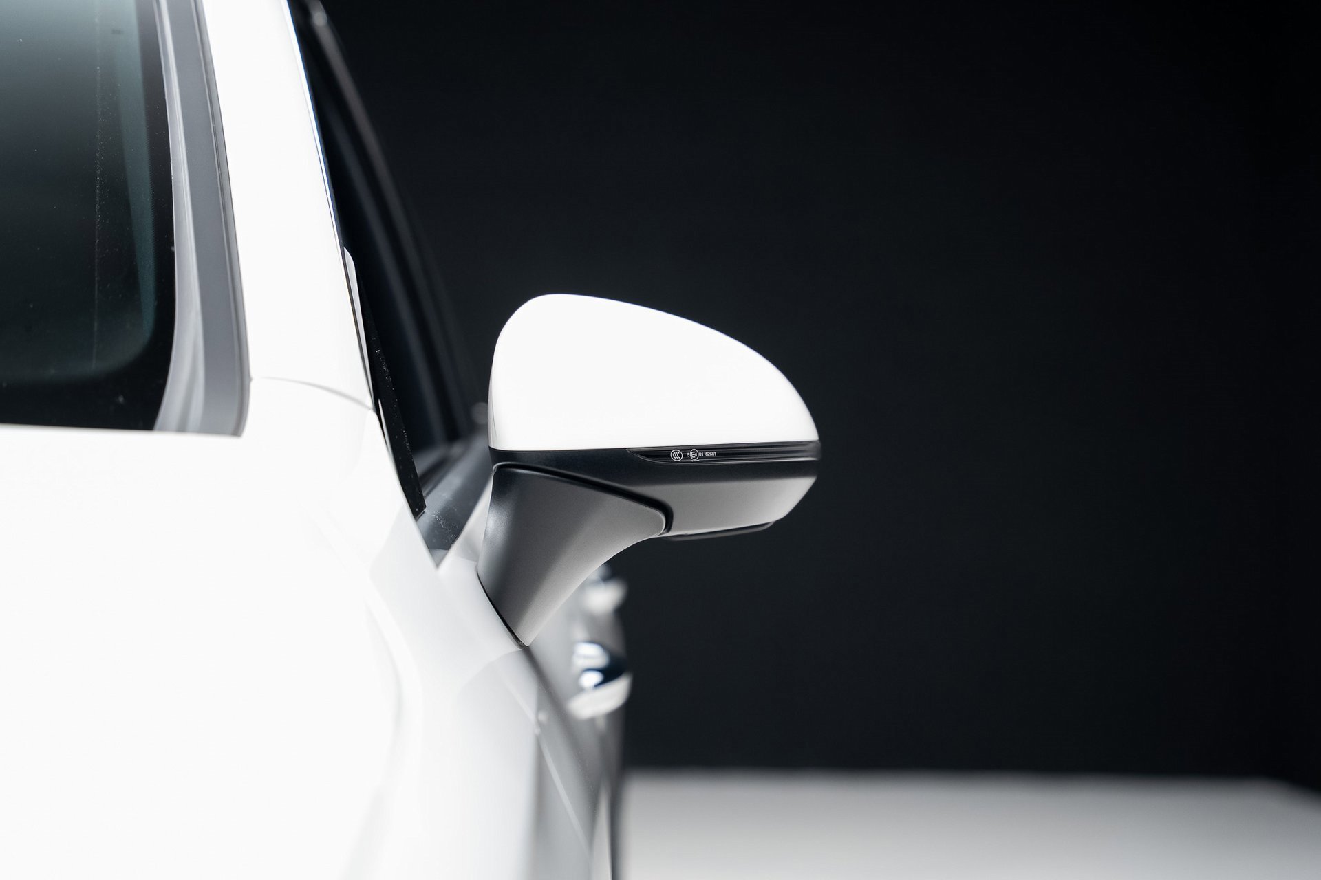 Used 2025 Mercedes-Benz GLC 350e 4MATIC image 15