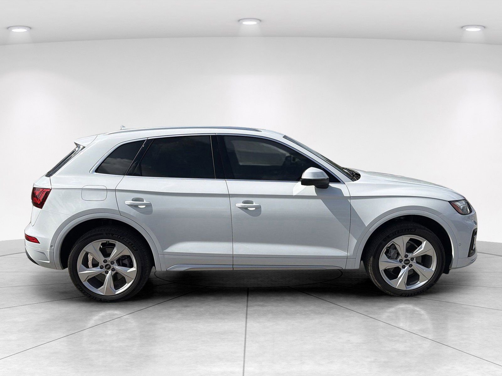Used 2021 Audi Q5 Prestige w/ Prestige Package AWD/4WD image 3
