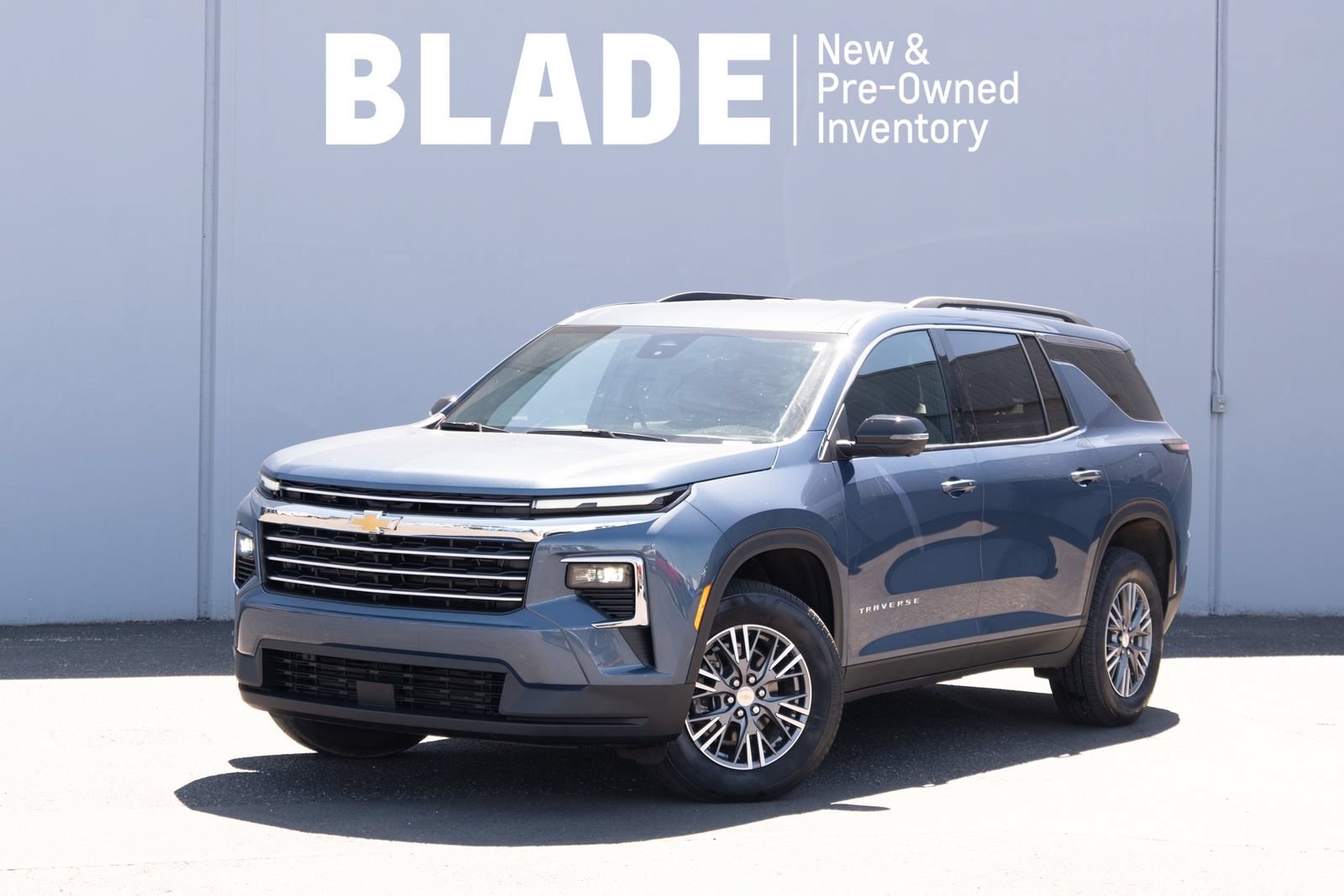 Used 2025 Chevrolet Traverse LT w/ Driver Confidence Package