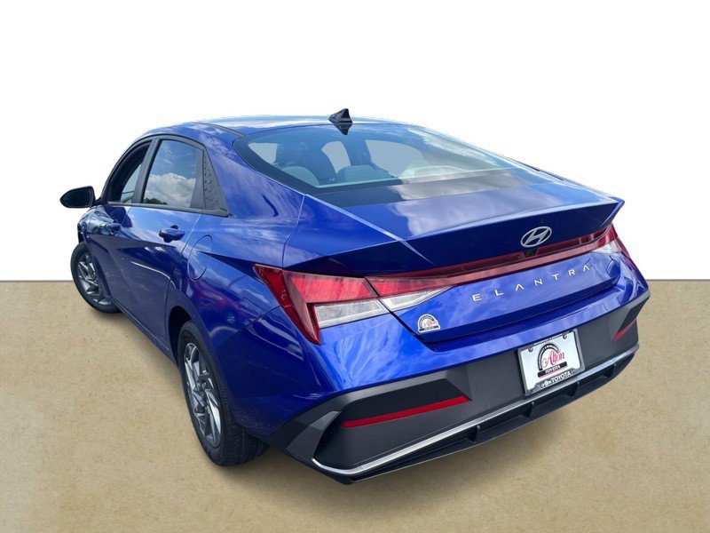Used 2024 Hyundai Elantra SEL FWD image 6