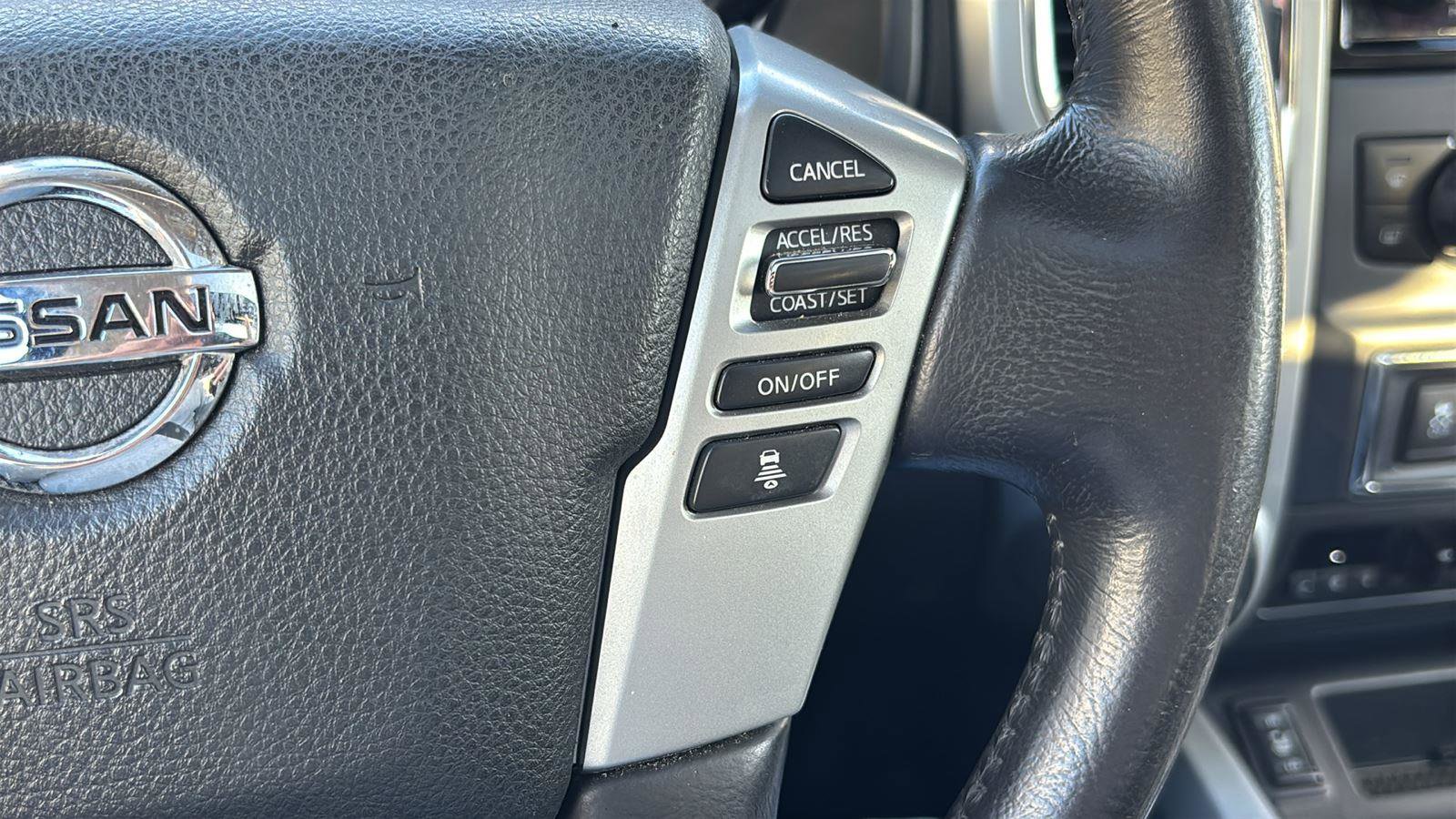 Used 2020 Nissan Titan SL w/ Moonroof Package image 27