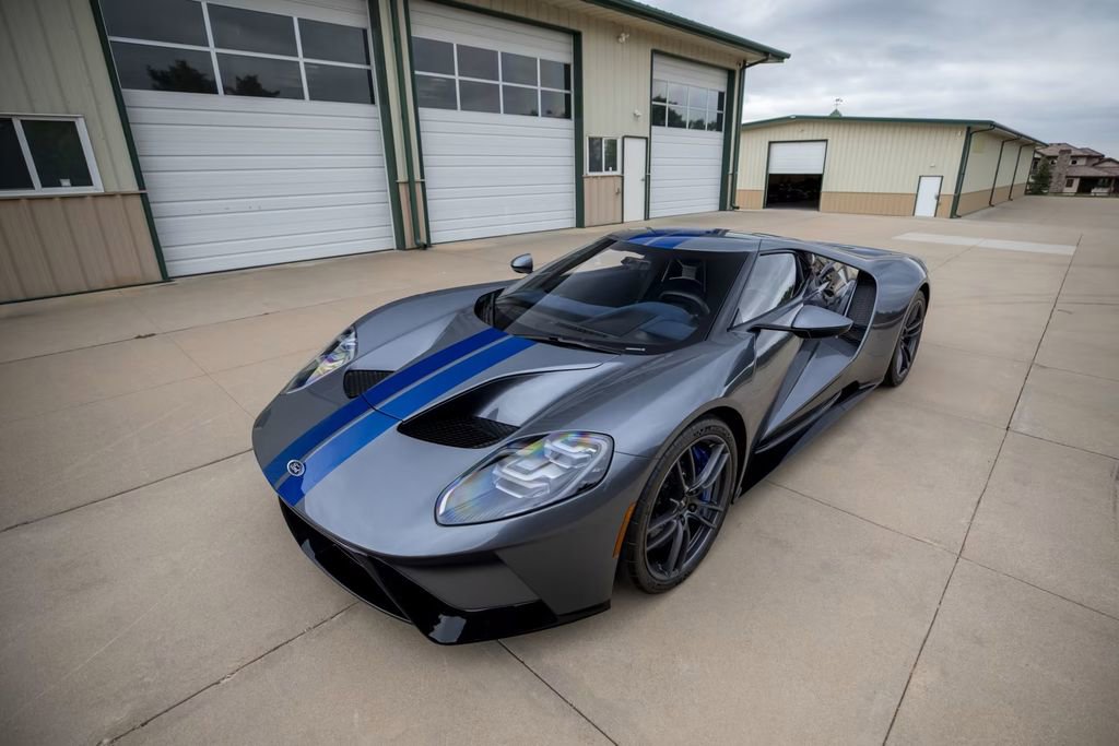 Used 2018 Ford GT image 13