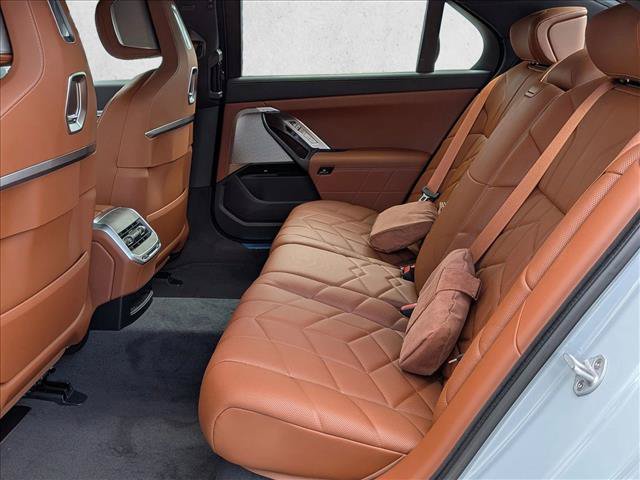 New 2026 BMW i7 xDrive60 AWD/4WD image 18