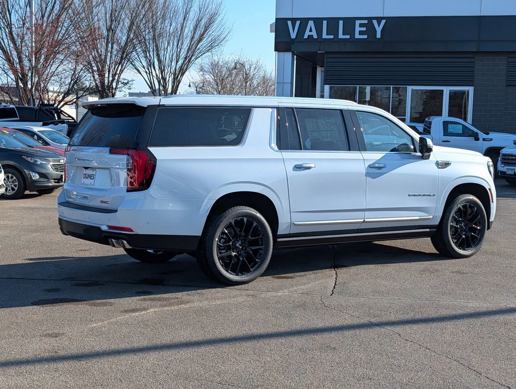 New 2026 GMC Yukon XL Denali w/ Sun & Power Step Package image 9
