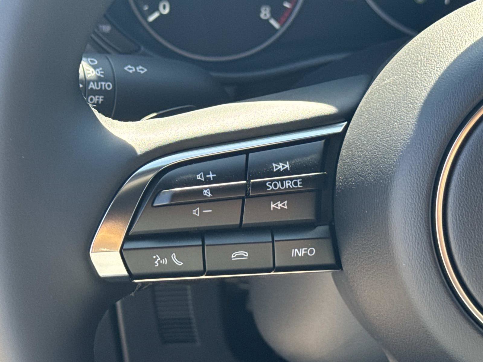 New 2026 MAZDA MAZDA3 Hatchback w/Premium Plus Pkg image 9