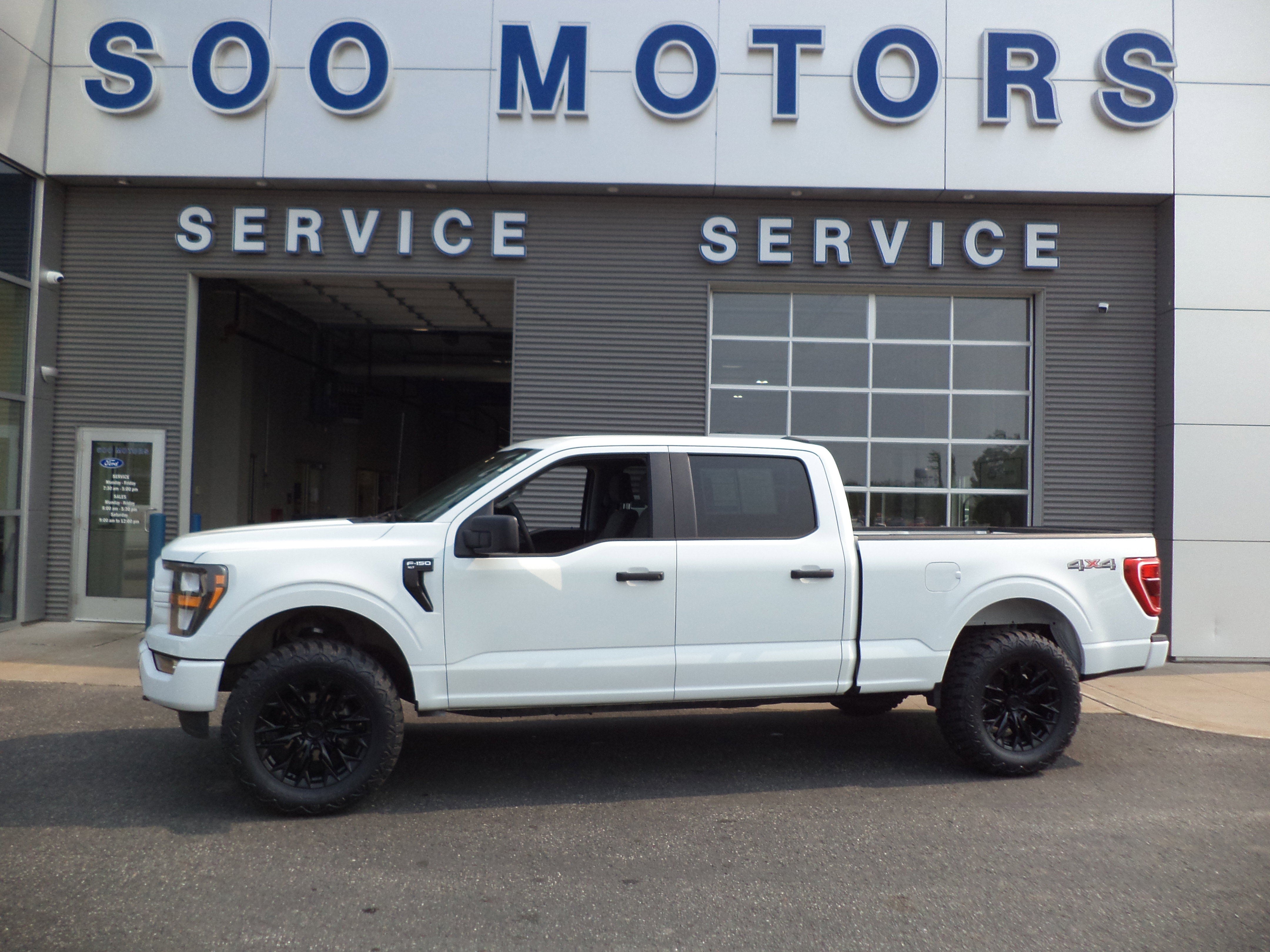 Used 2023 Ford F150 XLT w/ Trailer Tow Package