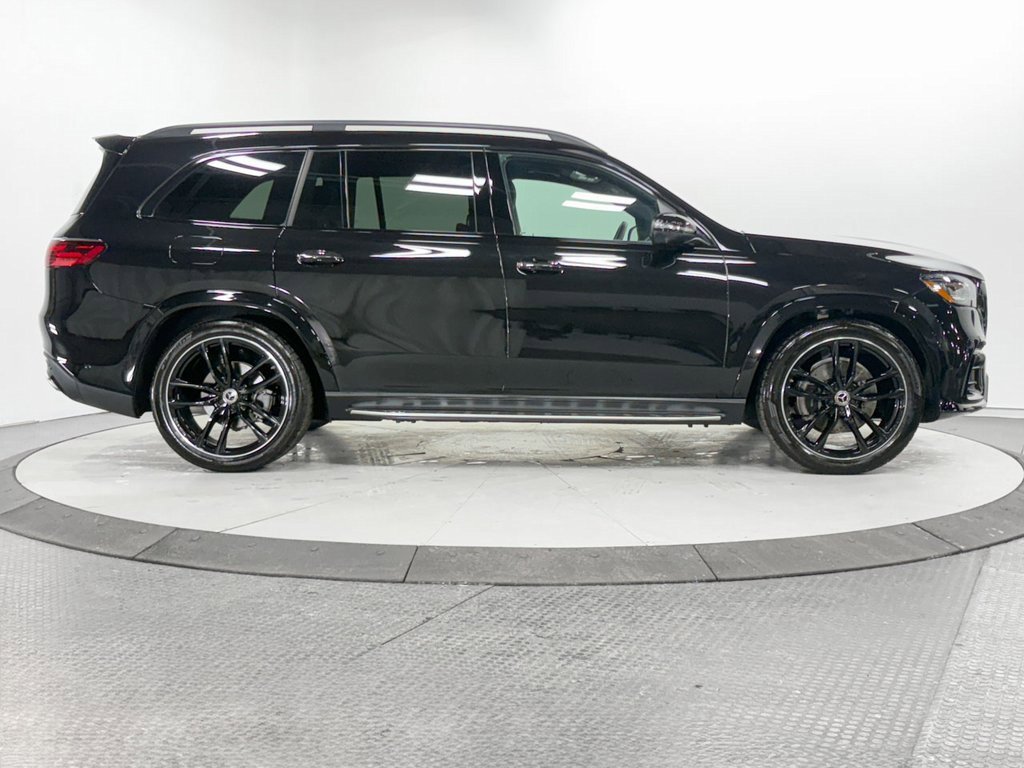 Used 2025 Mercedes-Benz GLS 580 4MATIC image 36