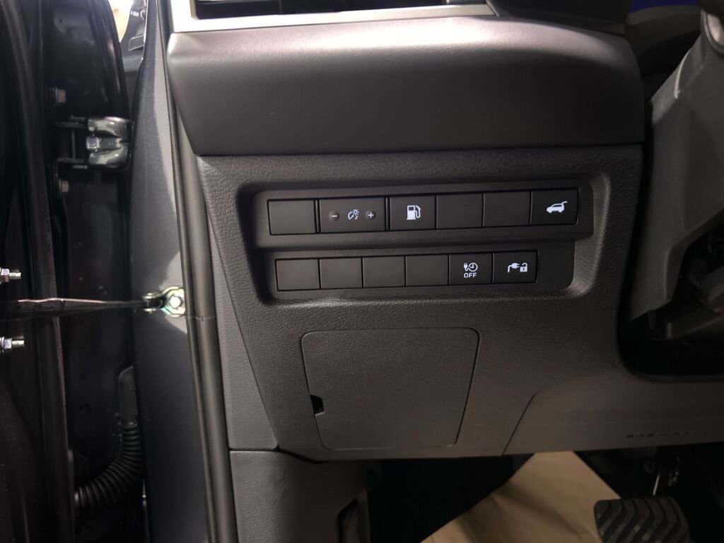 New 2025 Mitsubishi Outlander SE image 18