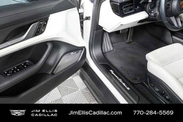 Used 2021 Porsche Taycan Turbo S image 9